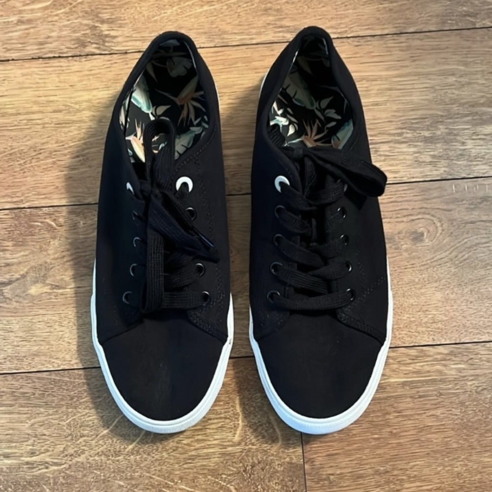 Vionic Sneakers Size 10